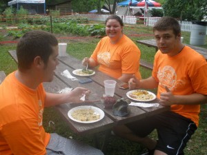 Feeding Student Volunnteers